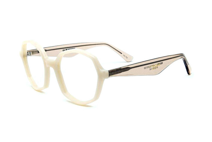 Regina AY719