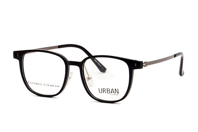 UR8001